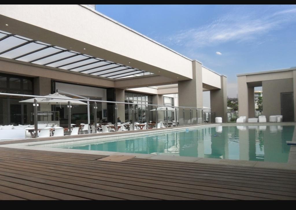 615 Sandton Skye Йоханесбург Екстериор снимка