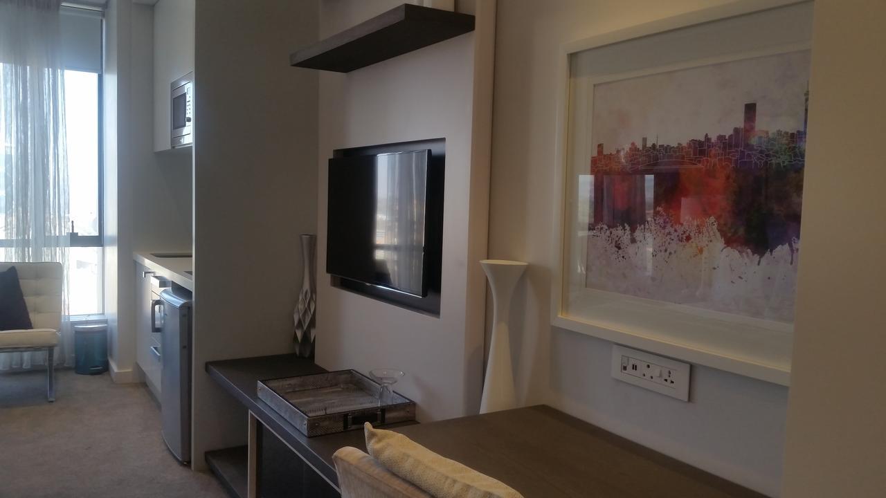 615 Sandton Skye Йоханесбург Екстериор снимка