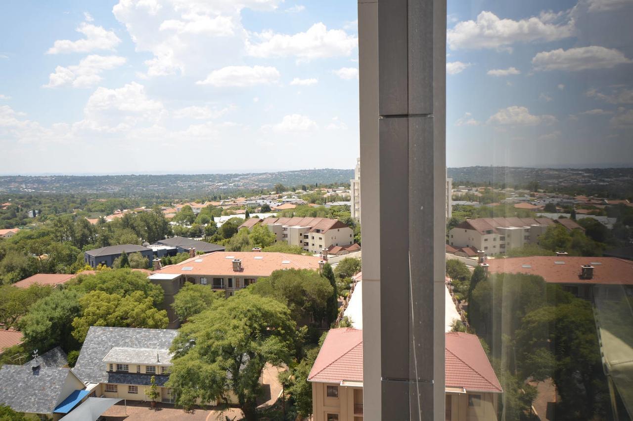 615 Sandton Skye Йоханесбург Екстериор снимка